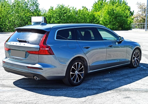Volvo V60 cena 92900 przebieg: 60000, rok produkcji 2019 z Radom małe 781